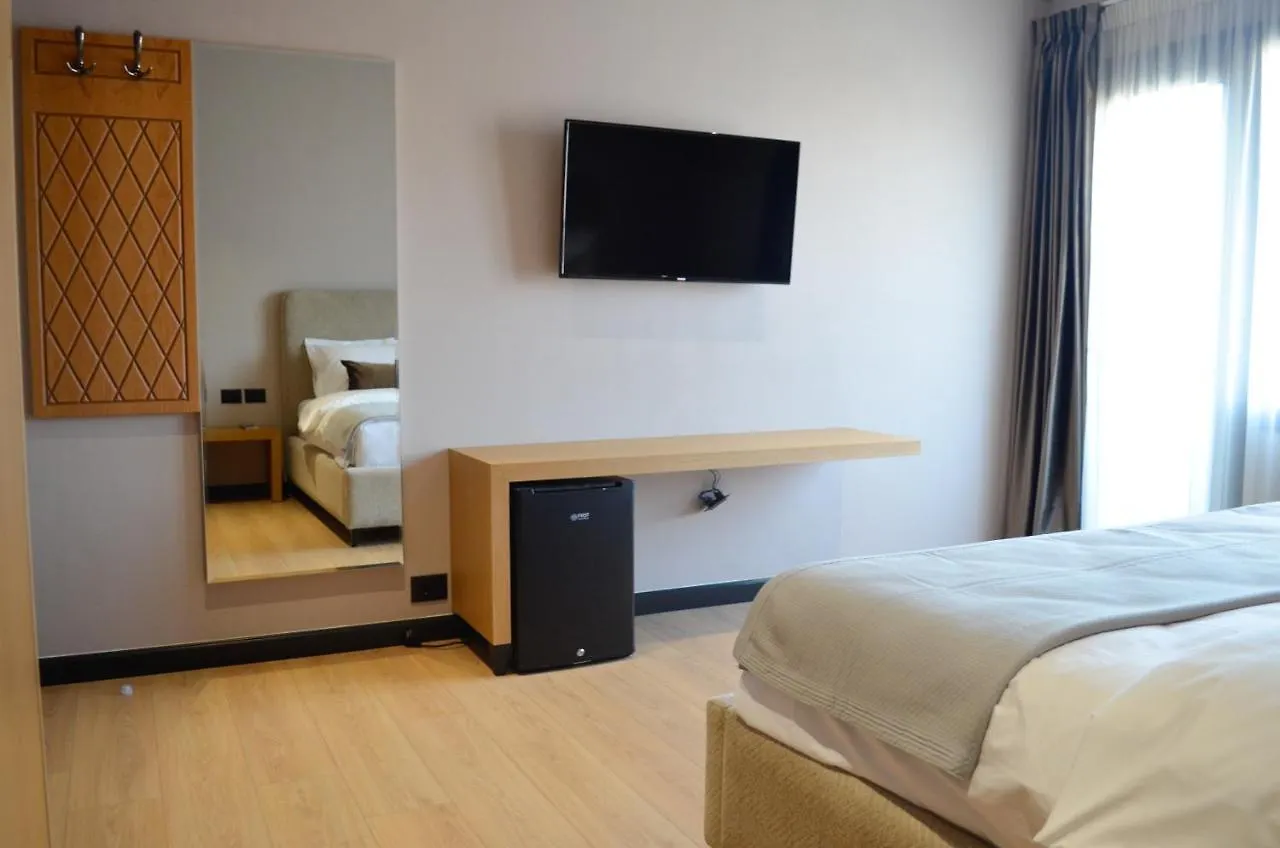 N'Peze Hotel Ljaknasi 3*,  Albania