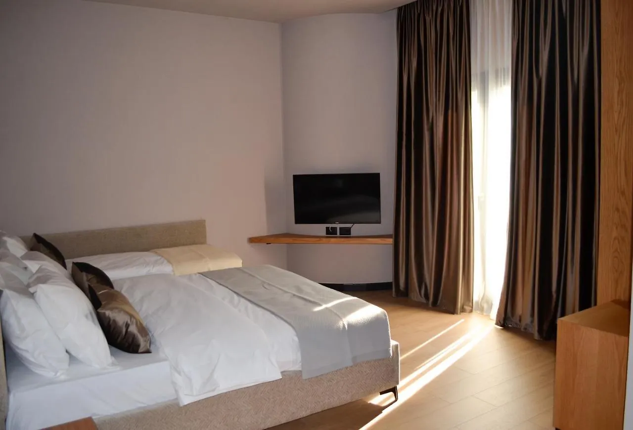 N'Peze Hotel Ljaknasi Albania