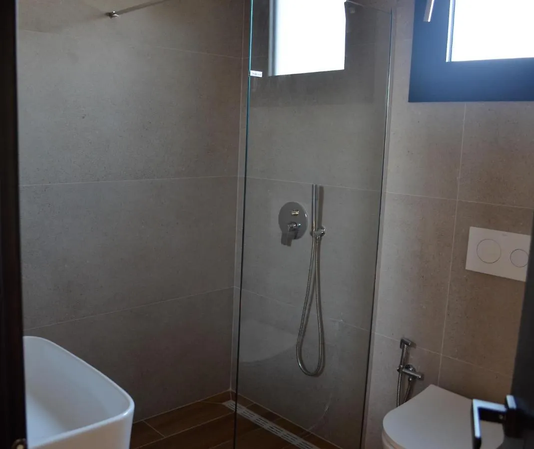 N'Peze Hotel Laknas 3*,  Albania